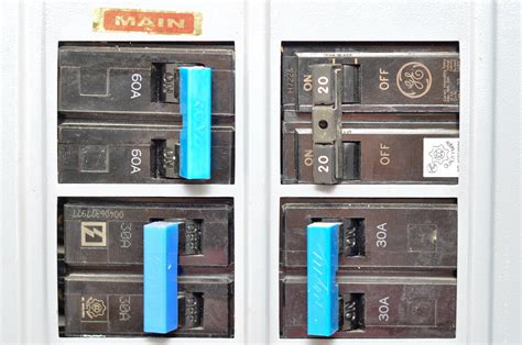 how to determine circuit breaker amp